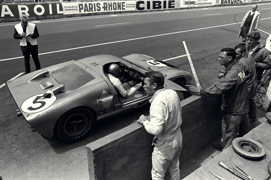  Ford GT40 (Mk II) 1965 года  (фото 43 из 118)